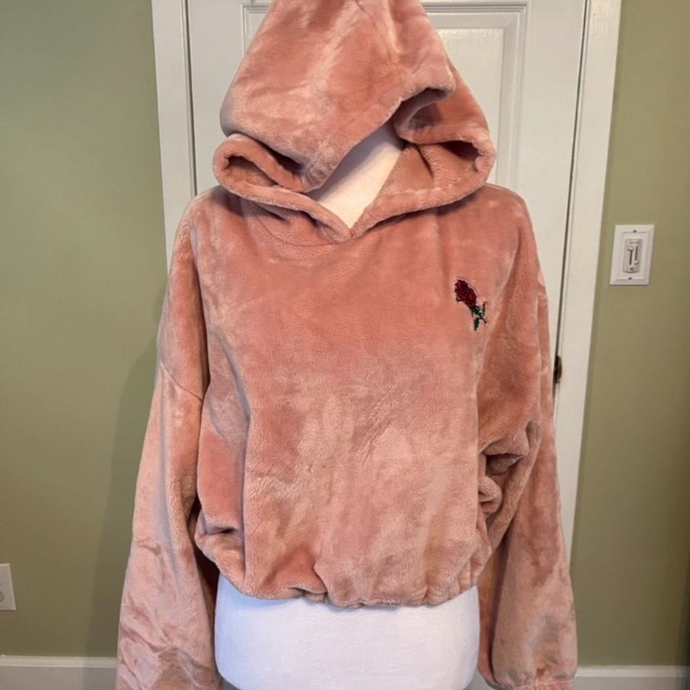 Hooded fuzzy pink sweater with rose applique